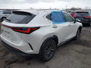 2025 Lexus NX 350 z VIN JTJAGCEZ0S2019256, wystawiony jako IAAI lot #41722719 z przebiegiem 8560 mil mil oraz . Historia ofert i sprzedaży dostępna na DreamBid. Obrazek 4.