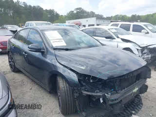 2017 Volvo S60 Dynamic with VIN YV126MFL8H2425928, listed as a IAAI auction lot 41994829 with 74,040 mi miles. Bid and sale history available at carsss.com. Image 1.