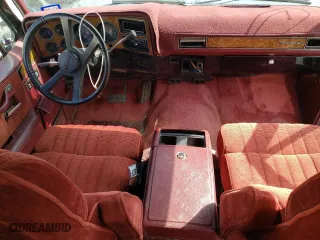 1989 Chevrolet Suburban with VIN 1GNER16K9KF194688, listed as a Copart auction lot 71224134 with 52,002 mi miles and Salvage Title. Bid and sale history available at carsss.com. Image 8.