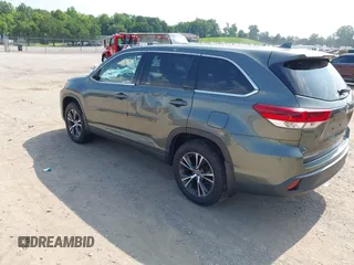 2017 Toyota Highlander LE with VIN 5TDBZRFH0HS442172, listed as a IAAI auction lot 42436089 with 95,437 mi miles and . Bid and sale history available at DreamBid. Image 3.