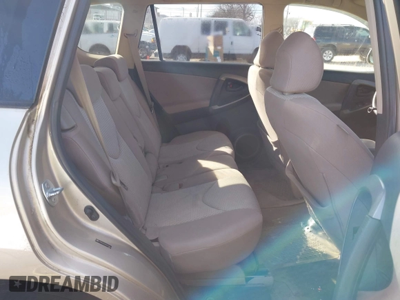 2007 Toyota RAV4 with VIN JTMZD33V376037863, listed as a IAAI auction lot 41678656 with 197,911 mi miles. Bid and sale history available at carsss.com. Image 8.