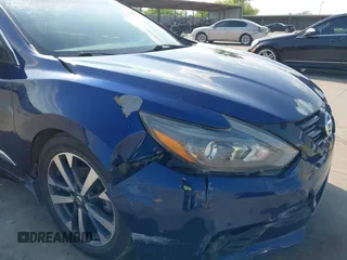 2017 Nissan Altima SV with VIN 1N4AL3AP9HC153145, listed as a IAAI auction lot 42085963 with 157,981 mi miles and . Bid and sale history available at carsss.com. Image 20.