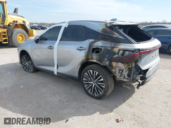 2023 Lexus RX 350 z VIN JTJCHMAA0P2005263, wystawiony jako IAAI lot #40102658 z przebiegiem Nie podano mil oraz . Historia ofert i sprzedaży dostępna na DreamBid. Obrazek 3.