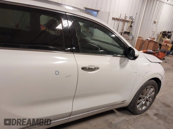 2018 Kia Sorento SX with VIN 5XYPKDA55JG388400, listed as a IAAI auction lot 41332048 with 70,153 mi miles and . Bid and sale history available at DreamBid. Image 18.
