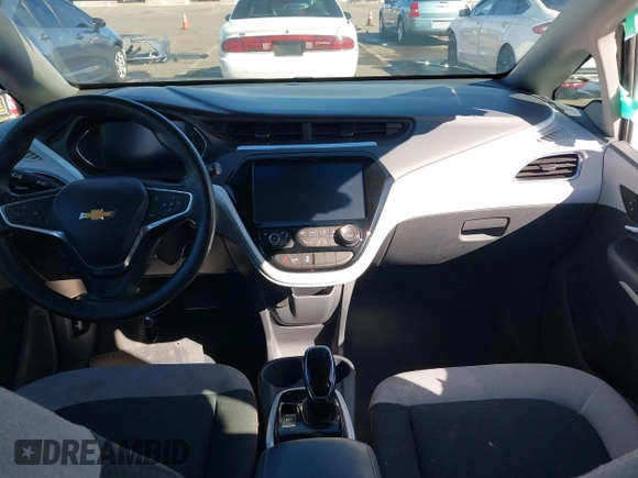 2017 Chevrolet Bolt EV LT z VIN 1G1FW6S05H4190464, wystawiony jako IAAI lot #41662766 z przebiegiem 62 954 mil mil oraz . Historia ofert i sprzedaży dostępna na DreamBid. Obrazek 5.