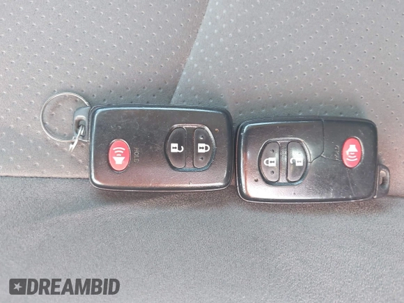 2012 Toyota Prius One z VIN JTDKN3DU1C5489783, wystawiony jako IAAI lot #42376357 z przebiegiem 246 966 mil mil oraz . Historia ofert i sprzedaży dostępna na DreamBid. Obrazek 11.