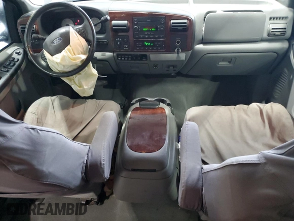 2007 Ford F-250 XL с VIN 1FTSW21P47EA09604, выставлен на аукционе Copart как лот 55838765 с пробегом 179 582 миль миль и Списание • Salvage title. История ставок и продаж доступна на DreamBid. Изображение 8.