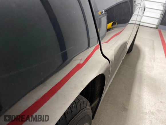 2019 Chevrolet Equinox LT z VIN 2GNAXTEV2K6259533, wystawiony jako IAAI lot #42556128 z przebiegiem 91 907 mil mil oraz . Historia ofert i sprzedaży dostępna na DreamBid. Obrazek 9.