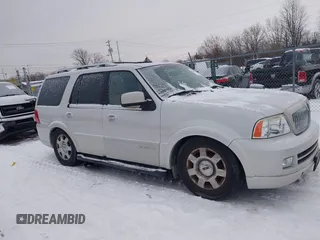 2006 Lincoln Navigator Luxury with VIN 5LMFU285X6LJ28062, listed as a IAAI auction lot 41288717 with 178,371 mi miles. Bid and sale history available at carsss.com. Image 13.