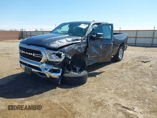 2022 Ram 1500 Big Horn z VIN 1C6RREBG6NN464013, wystawiony jako IAAI lot #41784284 z przebiegiem Nie podano mil oraz . Historia ofert i sprzedaży dostępna na DreamBid. Obrazek 2.