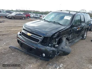 2013 Chevrolet Suburban LT with VIN 1GNSKJE70DR284785, listed as a IAAI auction lot 41838484 with 113,696 mi miles. Bid and sale history available at carsss.com. Image 6.