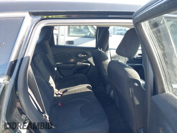 2019 Jeep Cherokee Latitude with VIN 1C4PJLCB9KD358980, listed as a IAAI auction lot 41749549 with 92,712 mi miles. Bid and sale history available at carsss.com. Image 8.