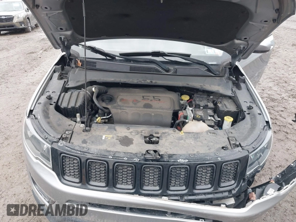 2018 Jeep Compass Latitude with VIN 3C4NJDBB2JT298810, listed as a IAAI auction lot 41497189 with 111,013 mi miles. Bid and sale history available at carsss.com. Image 10.