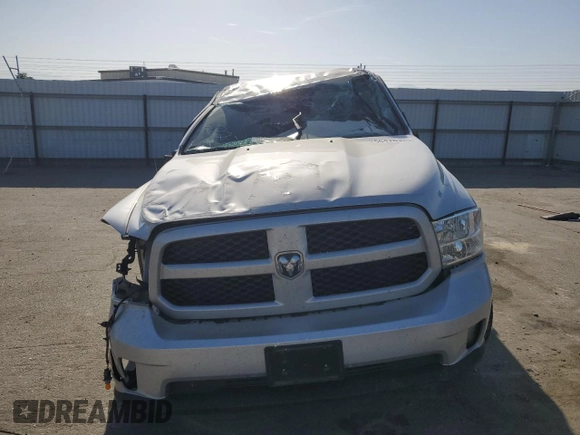 2017 Ram 1500 Express z VIN 3C6RR7KT2HG796827, wystawiony jako Copart lot #56476325 z przebiegiem 138 544 mil mil oraz Szkoda całkowita • Salvage title. Historia ofert i sprzedaży dostępna na DreamBid. Obrazek 5.