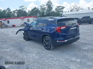 2023 GMC Terrain SLT z VIN 3GKALPEG0PL167003, wystawiony jako IAAI lot #42155979 z przebiegiem 42 120 mil mil oraz . Historia ofert i sprzedaży dostępna na DreamBid. Obrazek 3.