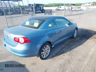 2007 Volkswagen Eos 2.0T with VIN WVWFA71F17V029541, listed as a IAAI auction lot 42171659 with 185,293 mi miles and . Bid and sale history available at DreamBid. Image 4.