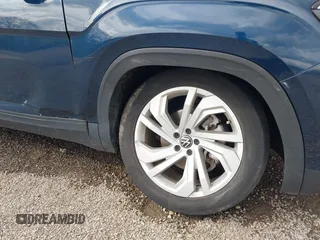 2021 Volkswagen Atlas SE z VIN 1V2JR2CA9MC547054, wystawiony jako IAAI lot #42090923 z przebiegiem 40 011 mil mil oraz . Historia ofert i sprzedaży dostępna na DreamBid. Obrazek 6.
