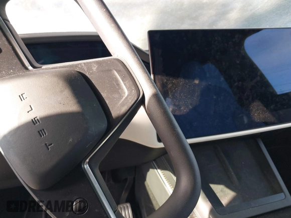 2022 Tesla Model X Plaid z VIN 7SAXCBE69NF343318, wystawiony jako IAAI lot #41387403 z przebiegiem Nie podano mil oraz . Historia ofert i sprzedaży dostępna na DreamBid. Obrazek 7.
