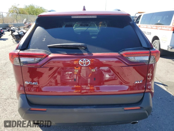 2022 Toyota RAV4 XLE with VIN JTMW1RFV0ND095383, listed as a Copart auction lot 77635504 with 30,886 mi miles and Salvage Title. Bid and sale history available at carsss.com. Image 6.