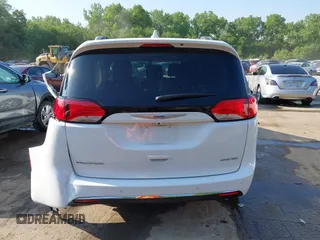 2020 Chrysler Pacifica Limited with VIN 2C4RC1GG1LR176086, listed as a IAAI auction lot 42255135 with 85,334 mi miles and . Bid and sale history available at DreamBid. Image 16.