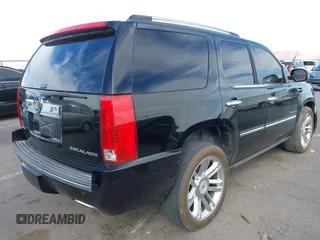 2013 Cadillac Escalade Platinum Edition with VIN 1GYS4DEF8DR302844, listed as a IAAI auction lot 41726120 with 167,425 mi miles. Bid and sale history available at carsss.com. Image 4.