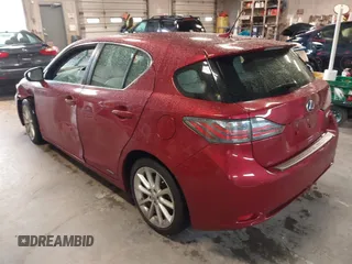 2011 Lexus CT 200h z VIN JTHKD5BH2B2036467, wystawiony jako IAAI lot #42323360 z przebiegiem 149 963 mil mil oraz . Historia ofert i sprzedaży dostępna na DreamBid. Obrazek 3.