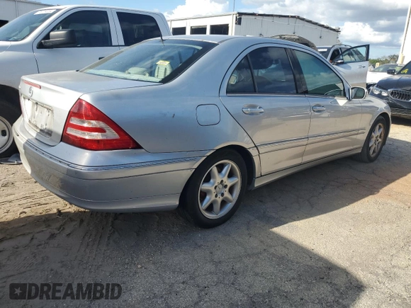 2006 Mercedes-Benz C 230 Sport z VIN WDBRF56H76F742674, wystawiony jako Copart lot #76616404 z przebiegiem Nie podano mil oraz Szkoda całkowita • Salvage title. Historia ofert i sprzedaży dostępna na DreamBid. Obrazek 3.