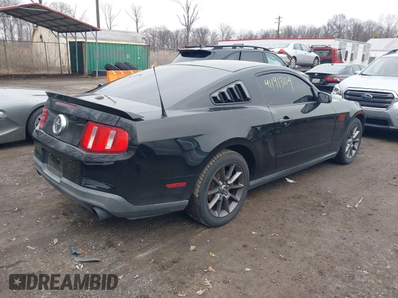 2012 Ford Mustang Premium z VIN 1ZVBP8AM1C5216285, wystawiony jako IAAI lot #41191304 z przebiegiem 190 290 mil mil oraz . Historia ofert i sprzedaży dostępna na DreamBid. Obrazek 4.