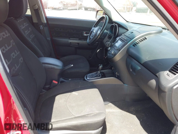 2013 Kia Soul ! with VIN KNDJT2A62D7525293, listed as a IAAI auction lot 42148962 with 171,673 mi miles. Bid and sale history available at carsss.com. Image 5.