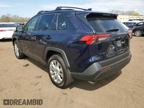 2025 Toyota RAV4 XLE Premium z VIN 2T3A1RFV4SW513551, wystawiony jako Copart lot #54140275 z przebiegiem 1 480 mil mil oraz Szkoda całkowita • Salvage title. Historia ofert i sprzedaży dostępna na DreamBid. Obrazek 2.
