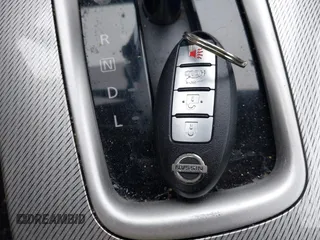 2014 Nissan Sentra SR z VIN 3N1AB7AP8EL626251, wystawiony jako IAAI lot #42319434 z przebiegiem 94 129 mil mil oraz . Historia ofert i sprzedaży dostępna na DreamBid. Obrazek 11.