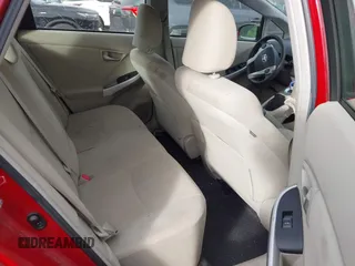 2013 Toyota Prius One z VIN JTDKN3DU7D5575844, wystawiony jako IAAI lot #42345698 z przebiegiem 153 828 mil mil oraz . Historia ofert i sprzedaży dostępna na DreamBid. Obrazek 8.