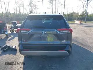 2024 Toyota RAV4 Hybrid XSE with VIN 2T3E6RFV0RW068643, listed as a IAAI auction lot 41621702 with 10,332 mi miles. Bid and sale history available at carsss.com. Image 16.