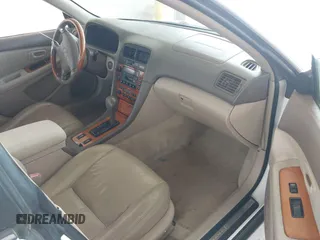 2000 Lexus ES 300 with VIN JT8BF28G7Y5096372, listed as a IAAI auction lot 42533248 with 188,179 mi miles and . Bid and sale history available at DreamBid. Image 5.