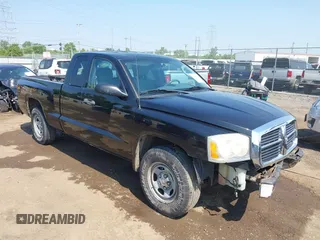 2007 Dodge Dakota ST z VIN 1D7HE22K27S113077, wystawiony jako IAAI lot #42474657 z przebiegiem 96 143 mil mil oraz . Historia ofert i sprzedaży dostępna na DreamBid. Obrazek 1.
