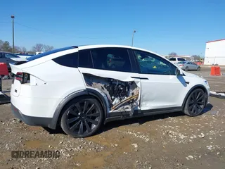 2022 Tesla Model X Plaid z VIN 7SAXCBE64NF352928, wystawiony jako IAAI lot #41406070 z przebiegiem 38 175 mil mil oraz . Historia ofert i sprzedaży dostępna na DreamBid. Obrazek 14.