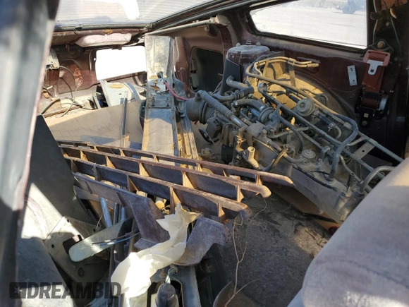 1983 Datsun 280ZX z VIN JN1HZ04S8DX568629, wystawiony jako Copart lot #71850514 z przebiegiem Nie podano mil oraz Szkody całkowita. Historia ofert i sprzedaży dostępna na DreamBid. Obrazek 10.