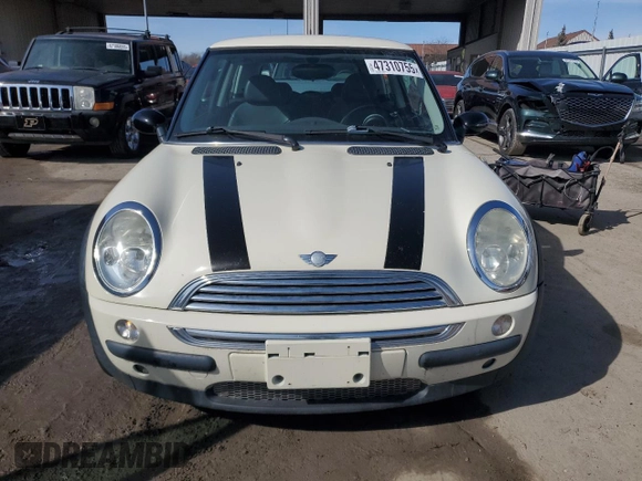 2004 MINI Hardtop with VIN WMWRC33424TJ53673, listed as a Copart auction lot 47310755 with Not Provided miles and Clean Title. Bid and sale history available at DreamBid. Image 5.