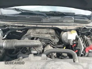 2019 Ram 1500 Laramie z VIN 1C6SRFJTXKN589601, wystawiony jako IAAI lot #42061260 z przebiegiem 109 901 mil mil oraz . Historia ofert i sprzedaży dostępna na DreamBid. Obrazek 19.