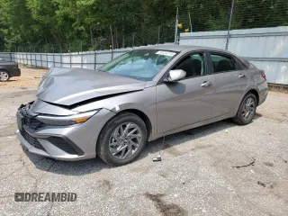 2024 Hyundai Elantra Blue z VIN KMHLM4DJ8RU113370, wystawiony jako Copart lot #59334715 z przebiegiem 27 490 mil mil oraz Nie do naprawy • Non repairable. Historia ofert i sprzedaży dostępna na DreamBid. Obrazek 1.