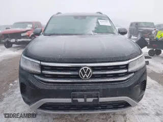 2021 Volkswagen Atlas 3.6L V6 SE w/Technology with VIN 1V2HR2CA9MC574558, listed as a IAAI auction lot 41296583 with 50,267 mi miles. Bid and sale history available at carsss.com. Image 13.