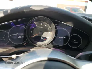 2022 Porsche Cayenne z VIN WP1BA2AY0NDA47808, wystawiony jako Copart lot #72619512 z przebiegiem 1 507 mil mil oraz . Historia ofert i sprzedaży dostępna na DreamBid. Obrazek 9.