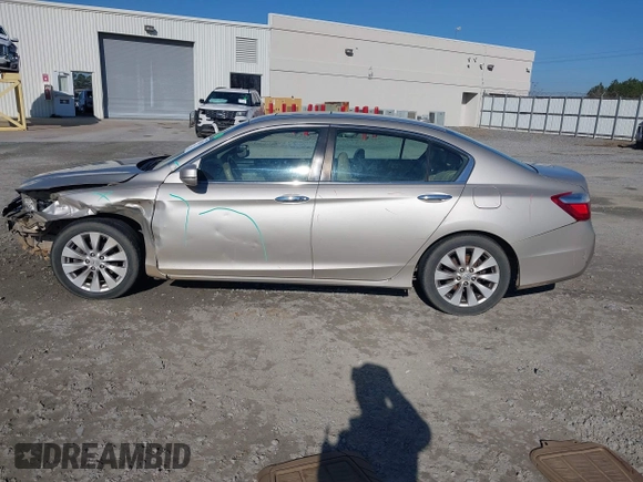 2013 Honda Accord Sdn EX-L with VIN 1HGCR2F82DA137163, listed as a IAAI auction lot 41636283 with 216,743 mi miles. Bid and sale history available at carsss.com. Image 14.