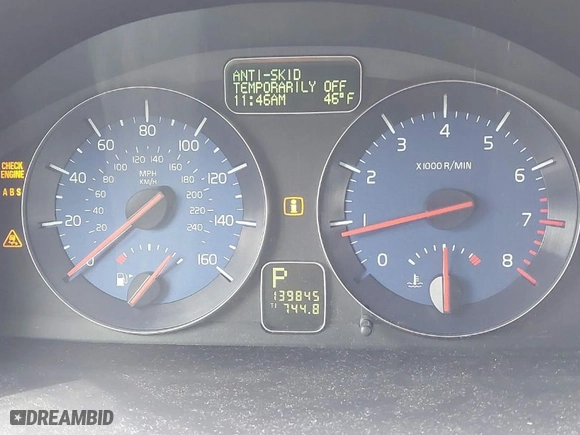 2011 Volvo V50 with VIN YV1672MW9B2603143, listed as a IAAI auction lot 41673995 with 139,845 mi miles. Bid and sale history available at carsss.com. Image 7.