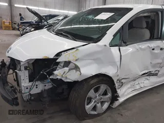 2011 Toyota Sienna LE AAS with VIN 5TDKK3DC6BS144970, listed as a IAAI auction lot 41881551 with 168,148 mi miles. Bid and sale history available at carsss.com. Image 6.