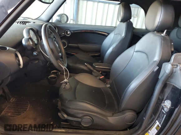 2012 MINI Convertible z VIN WMWZN3C55CT134262, wystawiony jako Copart lot #38224724 z przebiegiem 58 082 mil mil oraz Nie do naprawy • Non repairable. Historia ofert i sprzedaży dostępna na DreamBid. Obrazek 7.