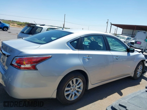 2015 Nissan Altima 2.5 z VIN 1N4AL3AP0FN345314, wystawiony jako IAAI lot #42143123 z przebiegiem 101 898 mil mil oraz . Historia ofert i sprzedaży dostępna na DreamBid. Obrazek 13.