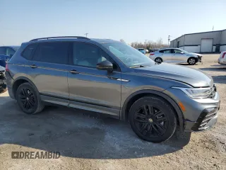 2022 Volkswagen Tiguan SE R-Line Black with VIN 3VV8B7AX8NM026420, listed as a Copart auction lot 48568125 with 21,678 mi miles and Salvage Title. Bid and sale history available at DreamBid. Image 4.