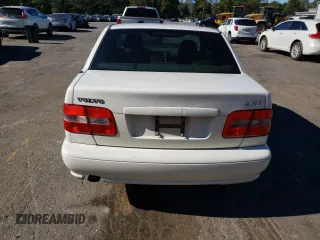 2000 Volvo S70 z VIN YV1LS61J4Y2625884, wystawiony jako Copart lot #82885414 z przebiegiem Nie podano mil oraz Szkody całkowita. Historia ofert i sprzedaży dostępna na DreamBid. Obrazek 6.