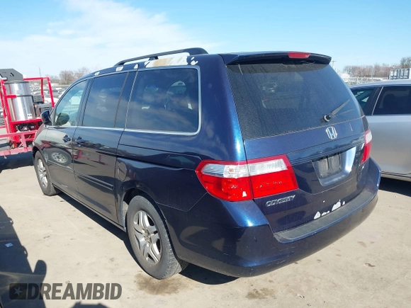 2006 Honda Odyssey EX-L with VIN 5FNRL38676B032317, listed as a IAAI auction lot 41681655 with 208,605 mi miles. Bid and sale history available at carsss.com. Image 3.